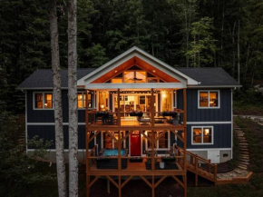 New, Luxury, 5 Miles to Asheville, Hot Tub, Spectacular Mountain Views, Fire Pit, Pool Table